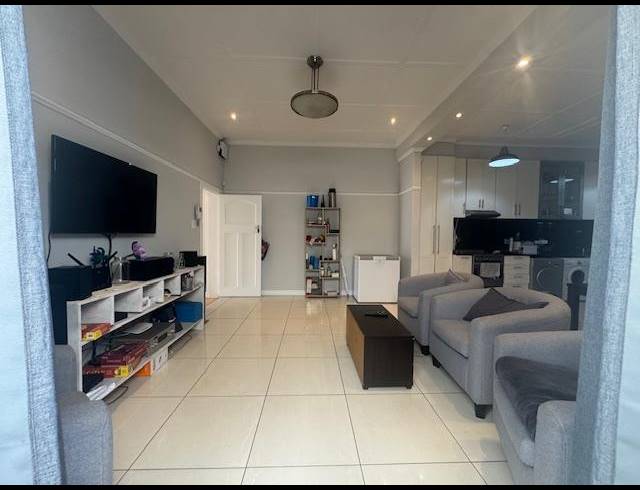 3 BEDROOM HOUSE FOR SALE IN WOODSTOCK UPPER
